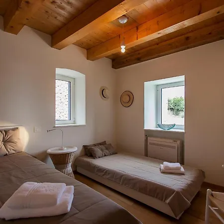 Holiday home Peleope *